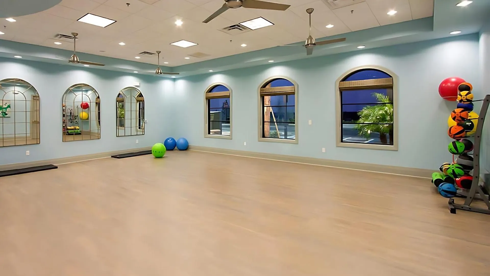 Stunning 8Br Home With Bbq Pool And Theater Davenport United States